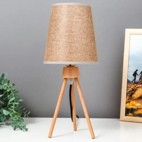 Lámpara Moderna de Mesa con Patas de Madera y Pantalla de Lino, Rosca E27