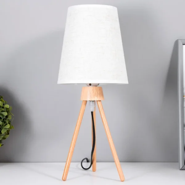 Lámpara Moderna de Mesa con Patas de Madera y Pantalla de Lino, Rosca E27